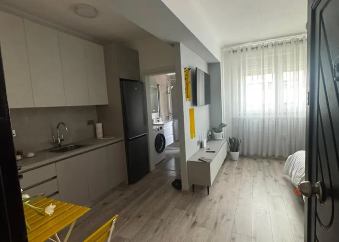 Lemon In Blloku Apartment Tirana