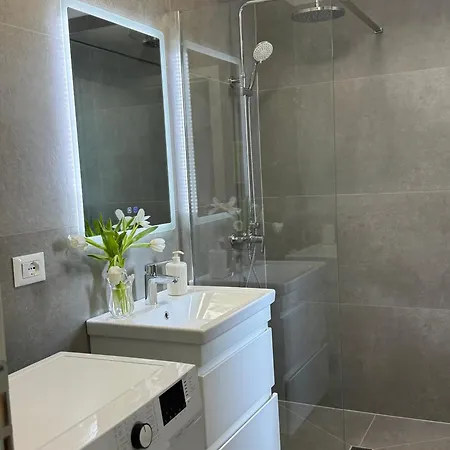 Lemon In Blloku Tirana