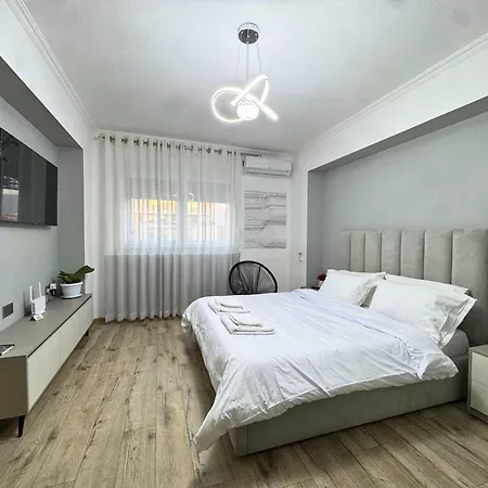 Lemon In Blloku * Tirana